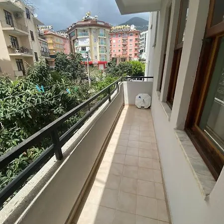 Grosse Ferienwohnung In Alanya Zentrum Apartamento